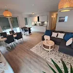 Bookandstay24 Mit Kueche, Balkon Und Parkplatz דירה